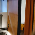 3 Monks And Apartments, Old Town Hostel *