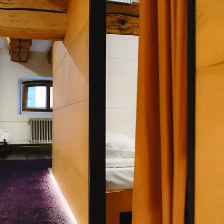 3 Monks And Apartments, Old Town