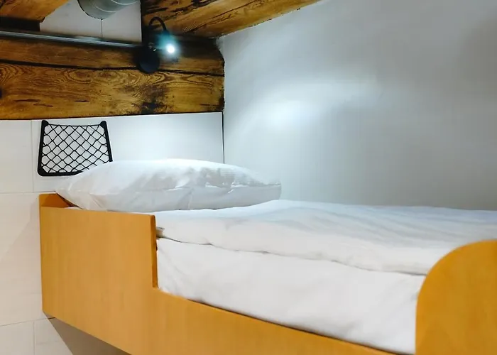 Hostel 3 Monks And Apartments, Old Town