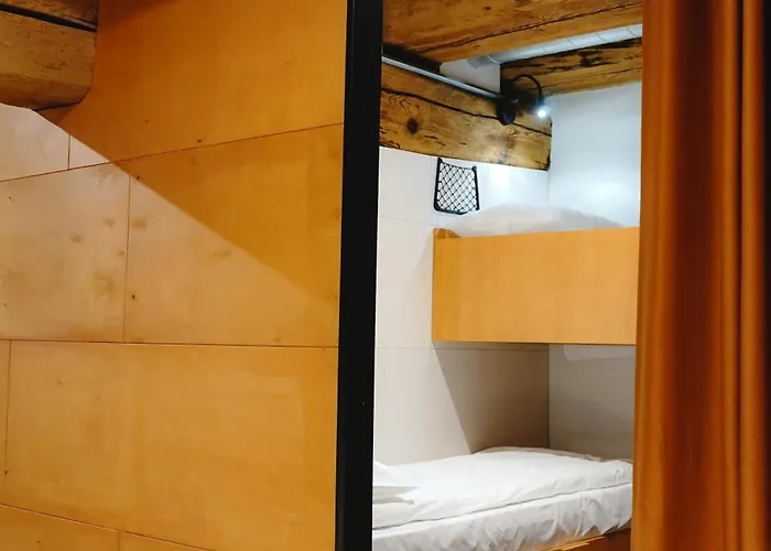 3 Monks And Apartments, Old Town Hostel Riga